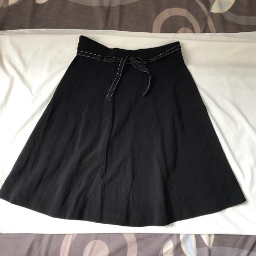 women's black skirt