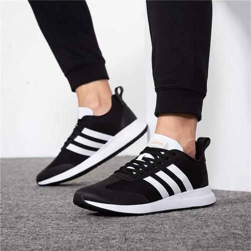 Jual Sepatu Pria Adidas Run 60s Black White Original - 44 - Jakarta Timur -  Notouch_indonesia | Tokopedia