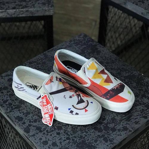 Jual SEPATU VANS MOMA SLIP ON PREMIUM 