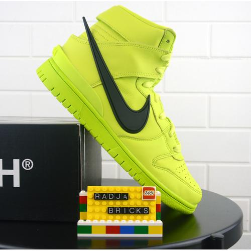 neon green nike dunks