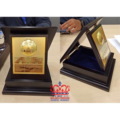 Jual Plakat Kayu Custom Box Kayu Plakat Grafir Jakarta Pusat