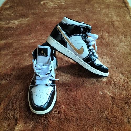 Jual sepatu air Jordan 1 mid Patent 