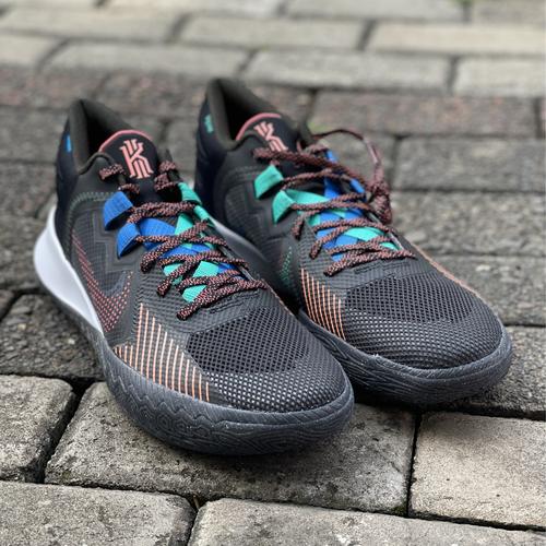 kyrie flytrap size 5