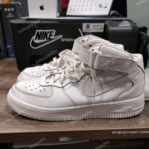 af1 all white mid