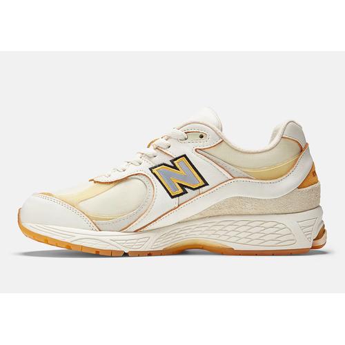 Jual New Balance 2002R \