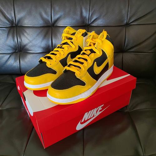 nike dunk high varsity