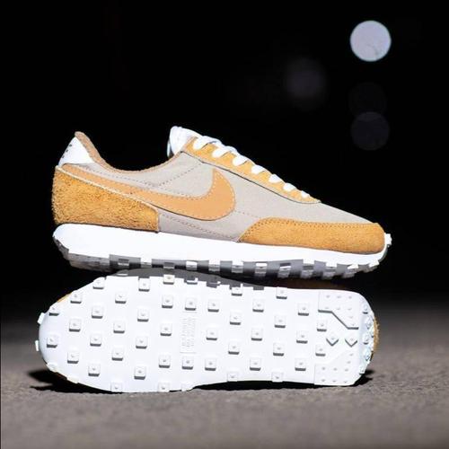 nike daybreak cream