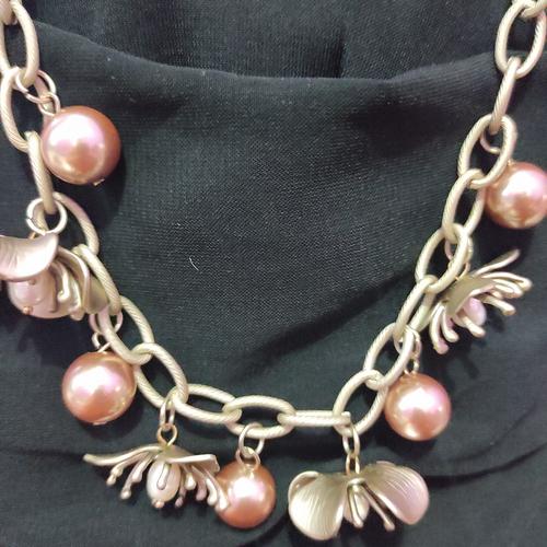 Flower and pearl rose gold necklace 