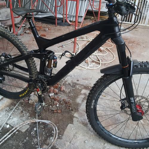 Jual Sepedamtb trek slash 29 carbon 