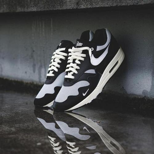 nike air max 2010 black