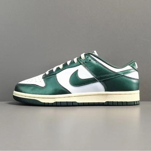 vintage dunk low