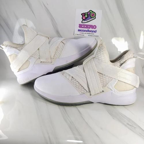 lebron soldier 12 triple white
