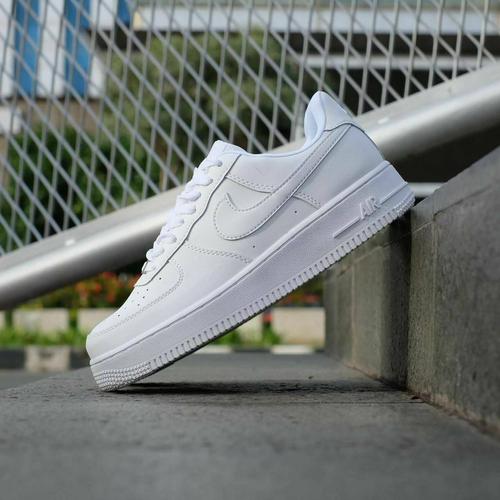 Jual ( 100% Original Material)Nike Air Force 1 Low Triple White BNIB 100% -  Putih, 36 - Jakarta Selatan - Queen_auto | Tokopedia