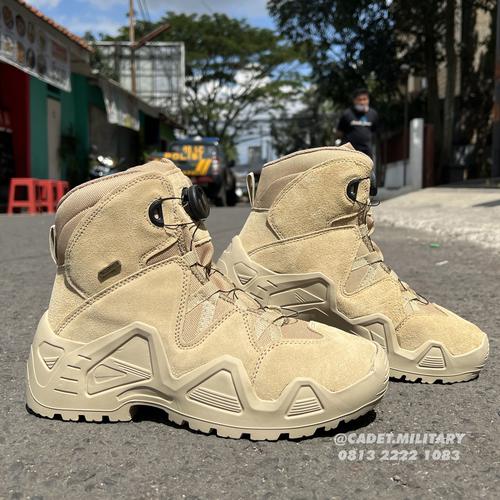mid combat boots