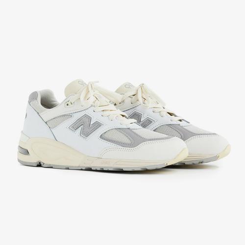 Jual NEW BALANCE 990V2 TEDDY SANTIS SEA 