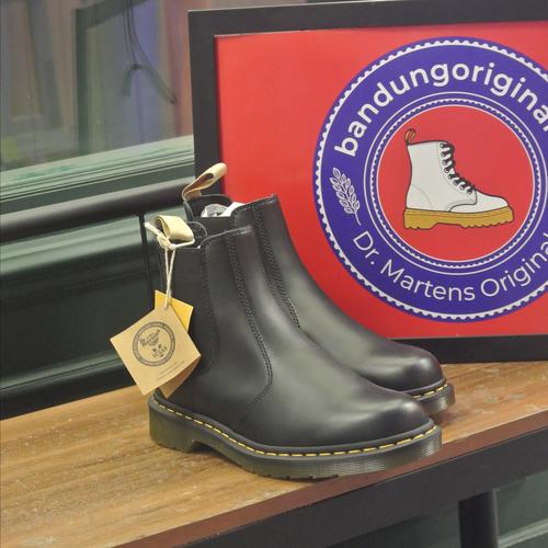 Jual DR. MARTENS 2976 YS CHELSEA VEGAN BLACK FELIX RUB OFF ORIGINAL BNIB -  8 UK (42 EU) - Kota Bandung - bandungoriginale | Tokopedia
