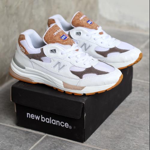 Terlaris Sepatu New Balance 992 Lokal White Tan putih tan, 43 di Kujang  Tokopedia