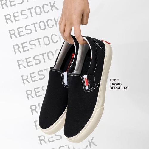 warrior slip on