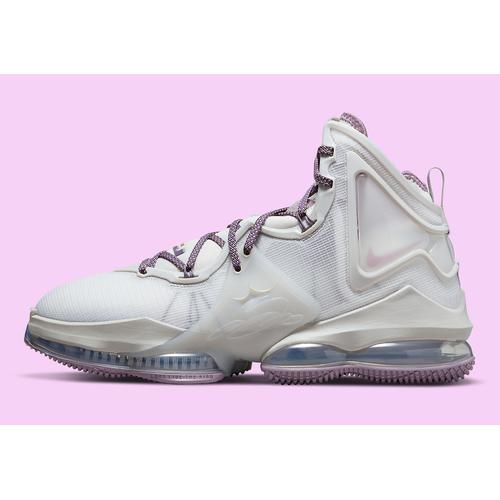 Jual Nike LeBron 19 