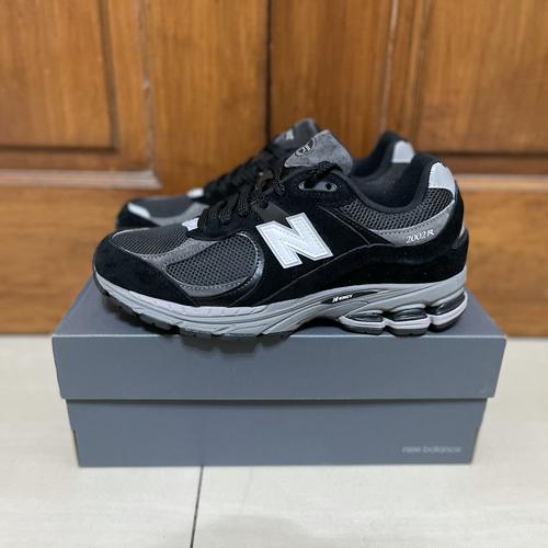 new balance 2002r jd