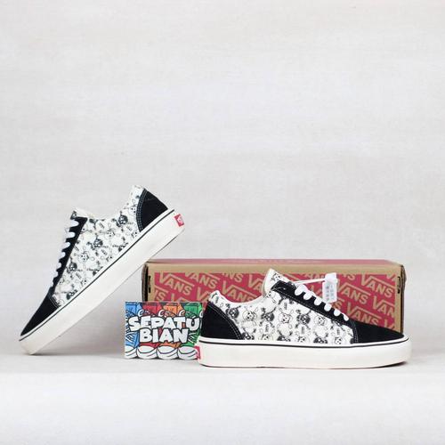 vans old skool skulls black white skate shoes