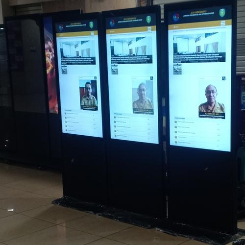 Jual sewa digital signage kiosk 43 inch, touchscreen Jakarta Utara