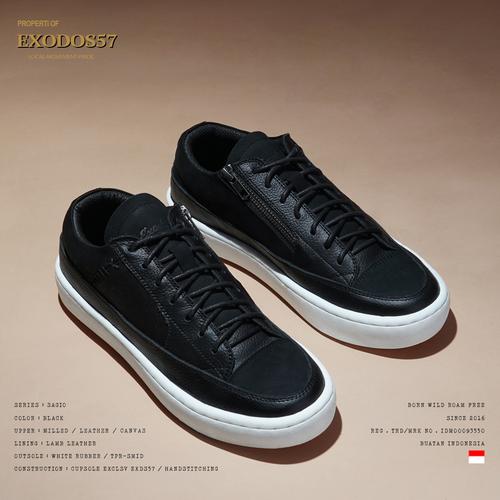 Promo Sepatu Sneakers Kulit Pria Exodos57 Saggio Black White 36 Cicil