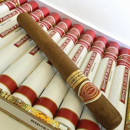 Jual Romeo Y Julieta Churchill Tubos - Box of 10 Cerutu Cuban Cigar -  Jakarta Barat - La Casa del Habano | Tokopedia
