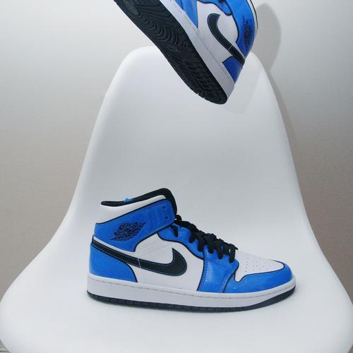 aj1 signal blue