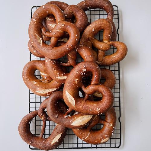 Jual [bule bread] sourdough pretzel 2 pieces Jakarta Barat Bule