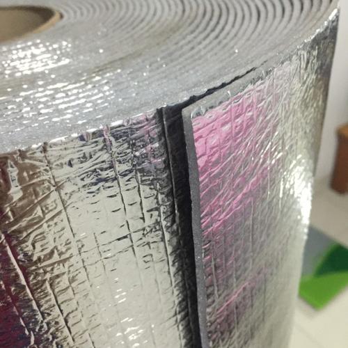 Jual ALUMINIUM FOIL FOAM 4MM PEREDAM PANAS SUARA ATAP ROLL 25 METER ...