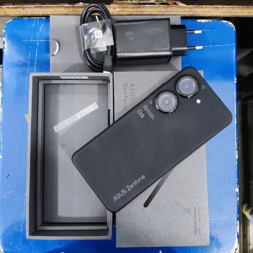 新品未開封 ZenFone 6 踏ん張る 6GB 128GBシルバー 国内版 