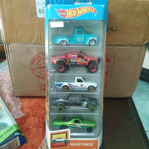Jual Hot Wheels 5 Pack Gift GP HW Hot Trucks Datsun 620 El Camino Ford...