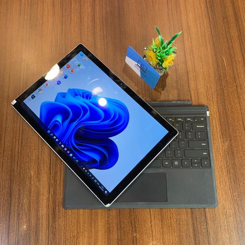 Microsoft Surface pro5 1796 i7 8GB 256GB