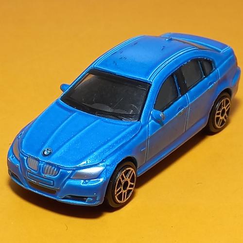 Jual 1:64 BMW E90 seri 3 series diecast HTI not Welly Realtoy Hotwheels ...