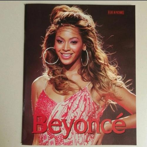 Jual Buku Life in Pictures Beyonce by Emily Clark - Kab. Sleman - Buku ...