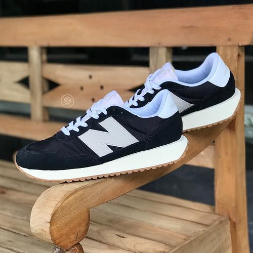 Promo Sepatu Sneakers NEW BALANCE 237 CLASSIC NAVY BLUE BLACK GUM