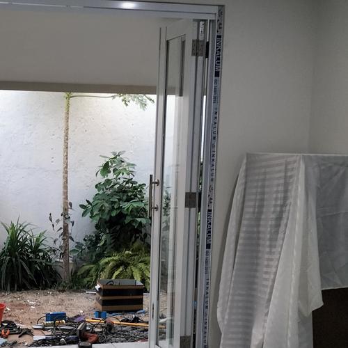 Jual pintu lipat 3 daun pintu - Kota Depok - LS Alumunium | Tokopedia