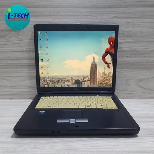 富士通 高性能4コア8スレッド版Core i7搭載 一体型 メモリ8G SSD240G