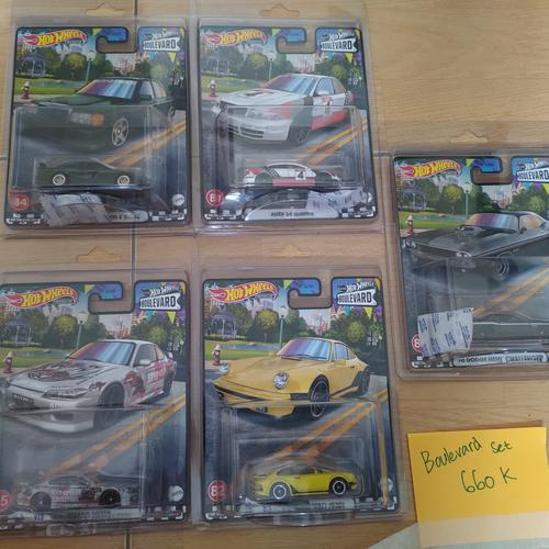 Hot Wheels Boulevard Set 25 Auto HRW96 - Collezione Premium Sigillata