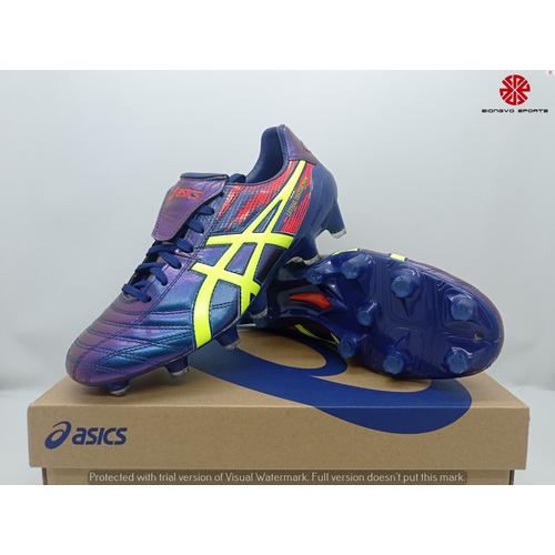 sepatu bola asics tiger