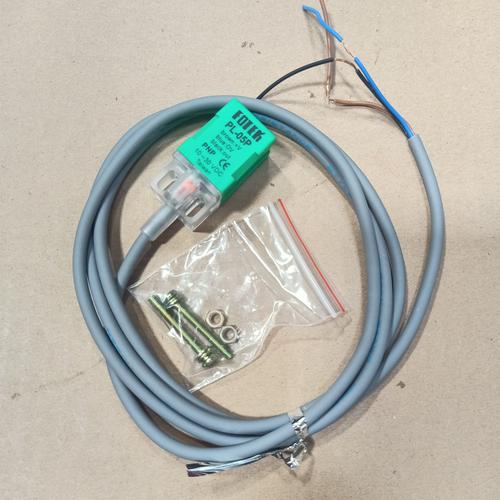 ONE FOTEK PL-05P Proximity Switch – Compact Sensor For Automation & DIY Projects