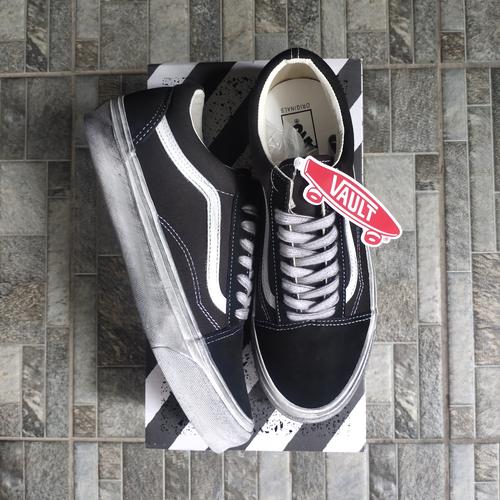 靴 VANS vault stressed classic white us8 VANS vault stressed classic white us8