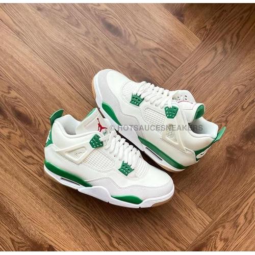 黒タグ】Nike SB × Air Jordan 4 野暮ったい 