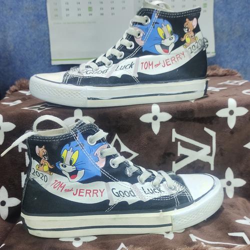 Jual Tom Jerry Sepatu fashion Second super Keren super ganteng dan ...