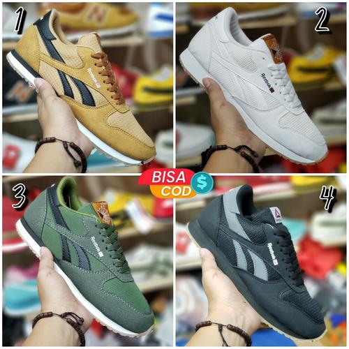 Jual Sepatu Sneakers Laki Laki Rebook Classics Coklat Putih Hitam Pria ...