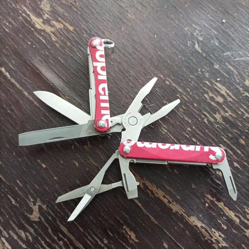 Jual Leatherman Squirt PS4 SUPREME mini Multitools Original