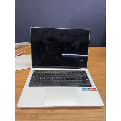 Jual Macbook Pro 2021 14 inch M1 PRO 16GB/512GB Silver - Kota Pekanbaru