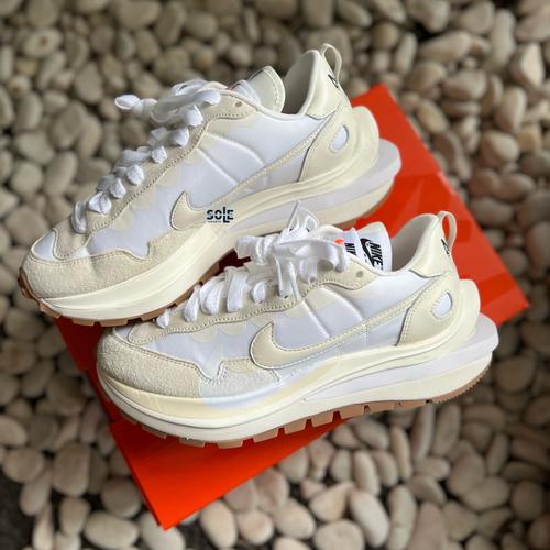 sacai vaporwaffle white gum