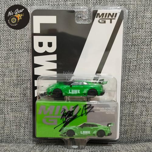 Jual Mini GT Nissan GTR R35 LBWK apple green hijau signed by Wataru ...